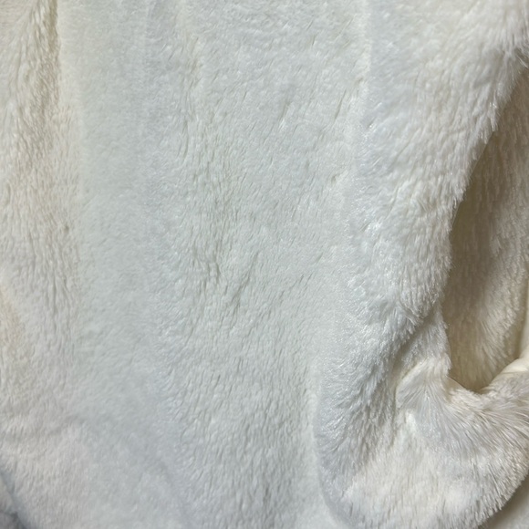 Girls super soft ivory furry vest- fully lined - Picture 3 of 5